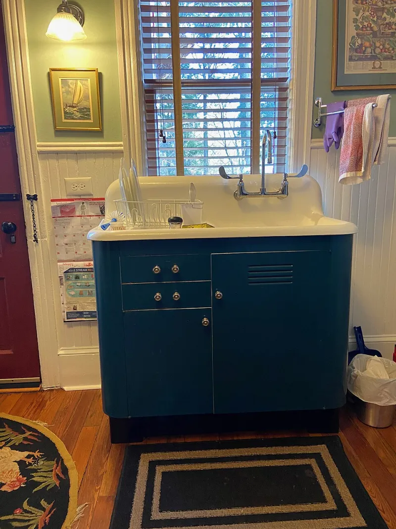 Lost and Found, Breezy Inn Edition: The Small Museum of Forgotten Things